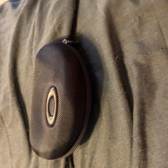 Sunglass holder - Picture 2 of 2